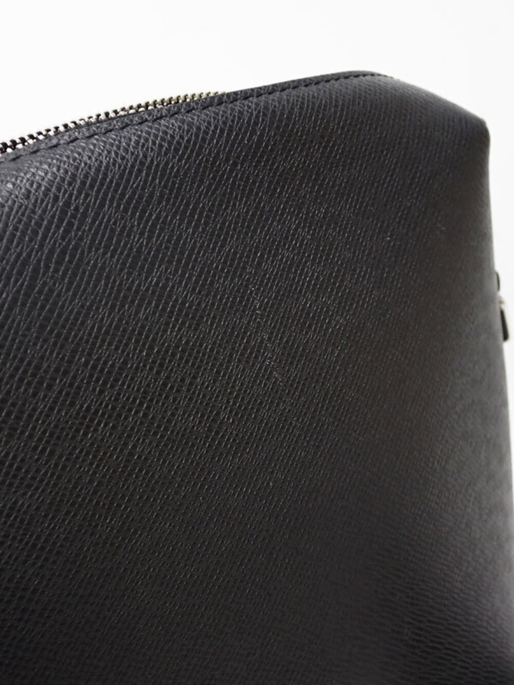 Louis Vuitton Taiga Pochette Grigori Shoulder Bag - Picture 5 of 9